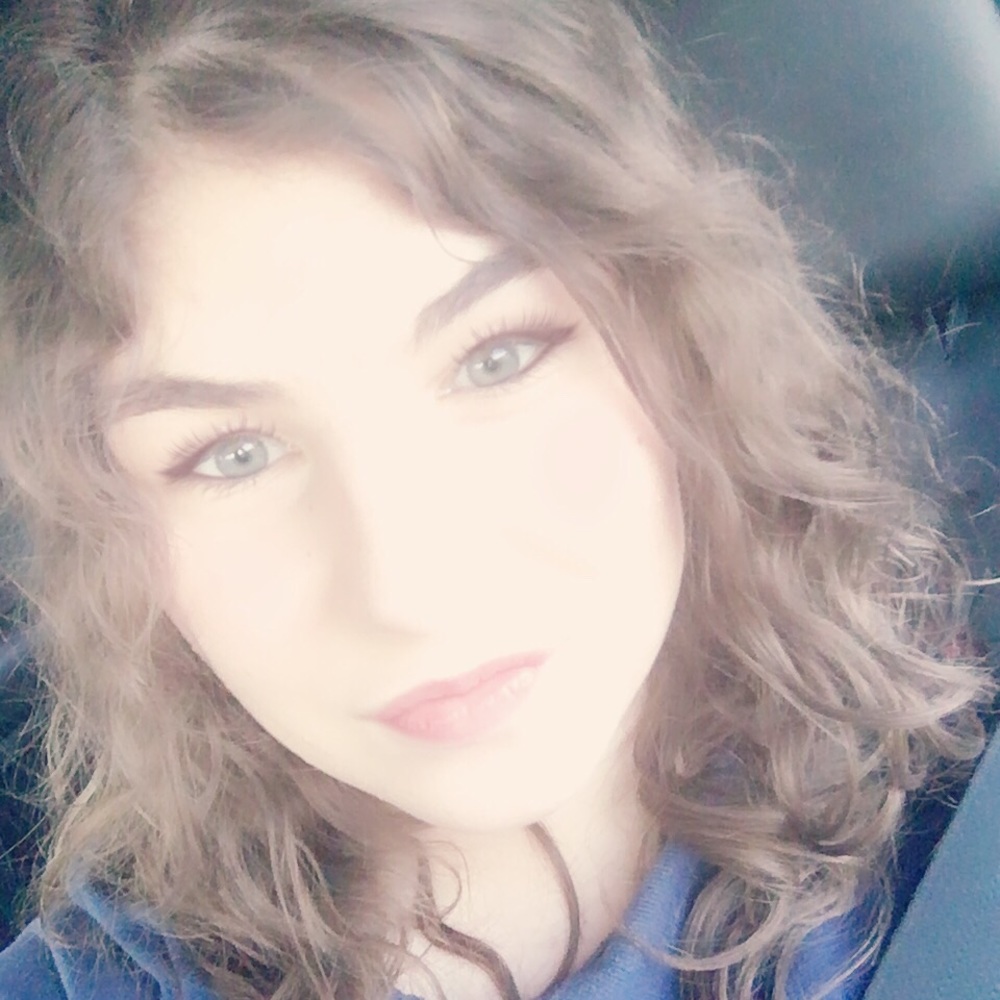 Meet your Posher, Hannah